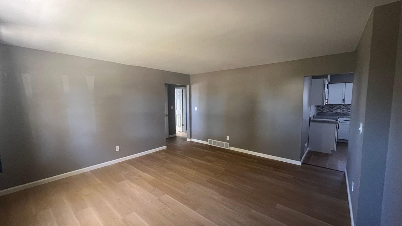 5922 N 84th St - Photo 6 of 24