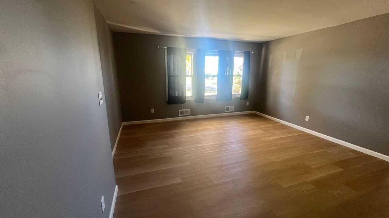 5922 N 84th St - Photo 7 of 24