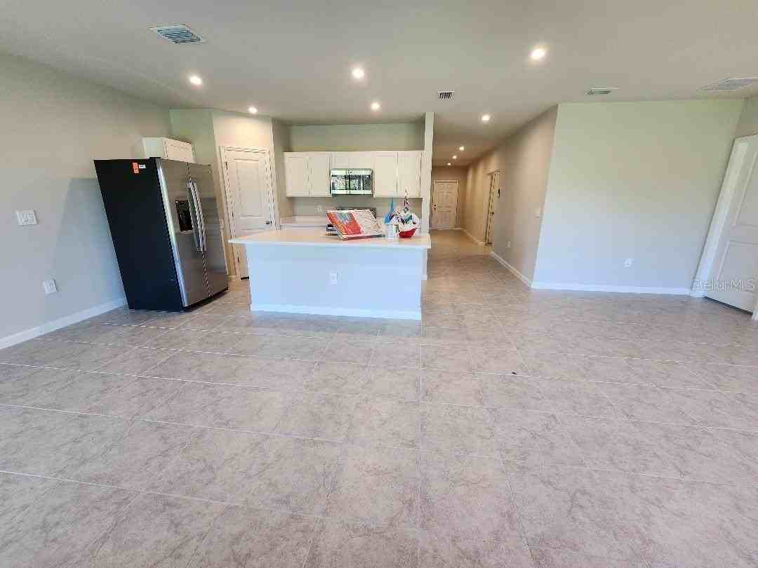 814 172nd Ct E - Photo 5 of 11