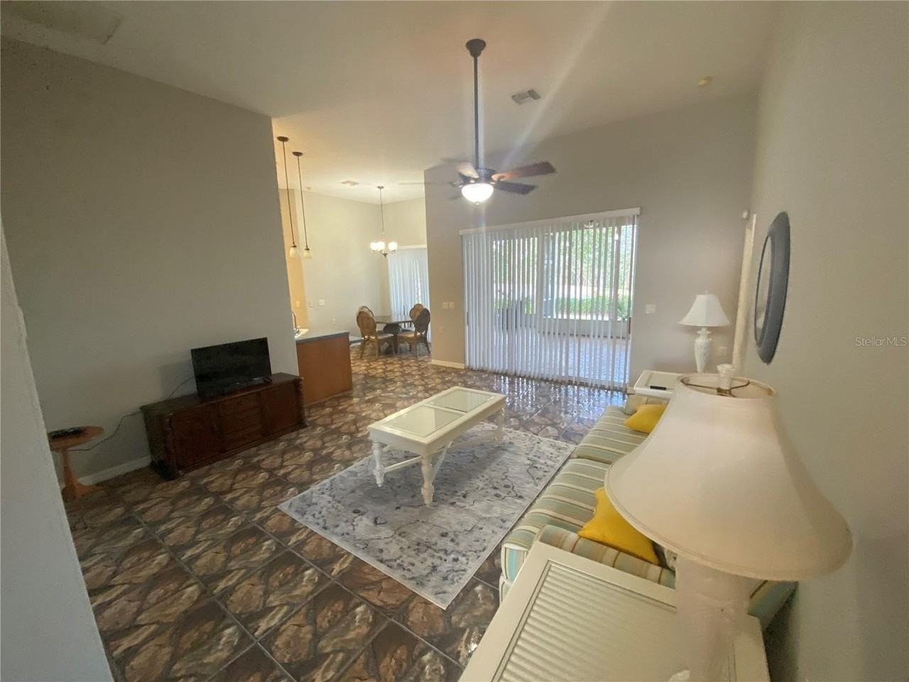 5141 Aurora Dr - Photo 3 of 19