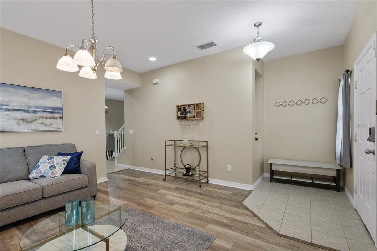 2729 Barclay Lane - Photo 5 of 28