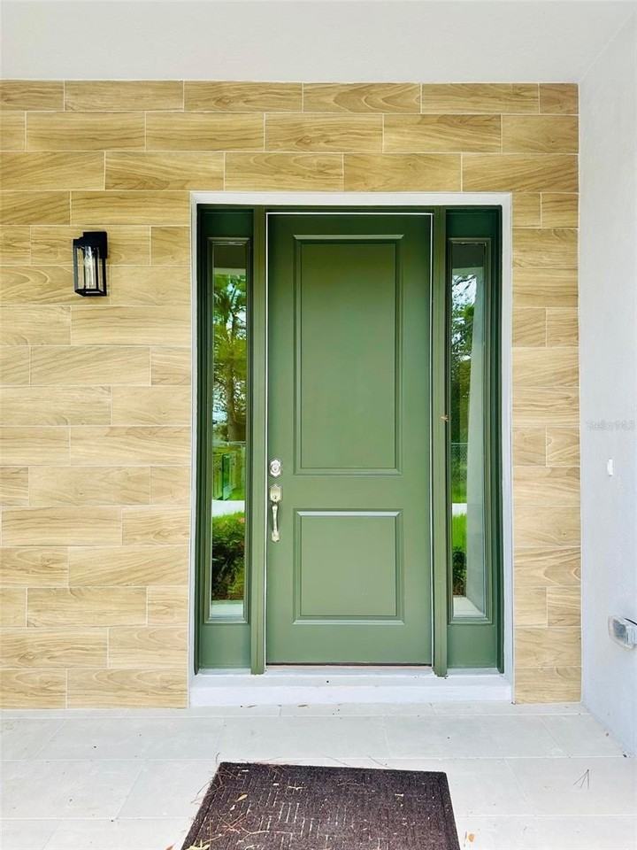 562 Kilimanjaro Dr - Photo 4 of 19