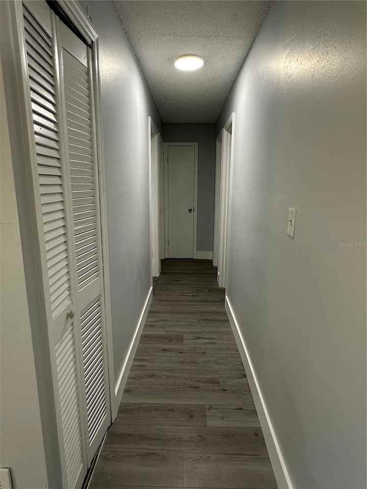 3915 Anthony Ln - Photo 7 of 31