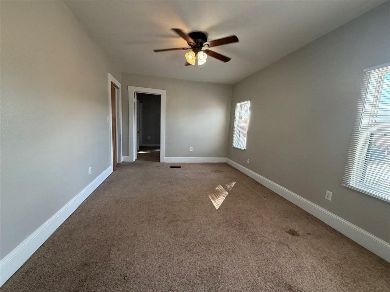 18 E Golf Links Ave - Photo 3 of 11