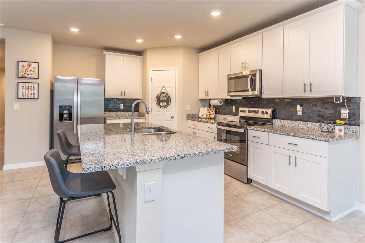 632 Vista Villages Boulevard - Photo 6 of 15