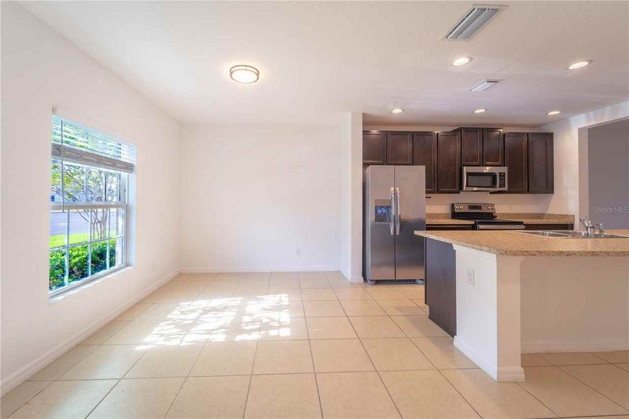 109 Claire Ln - Photo 4 of 24