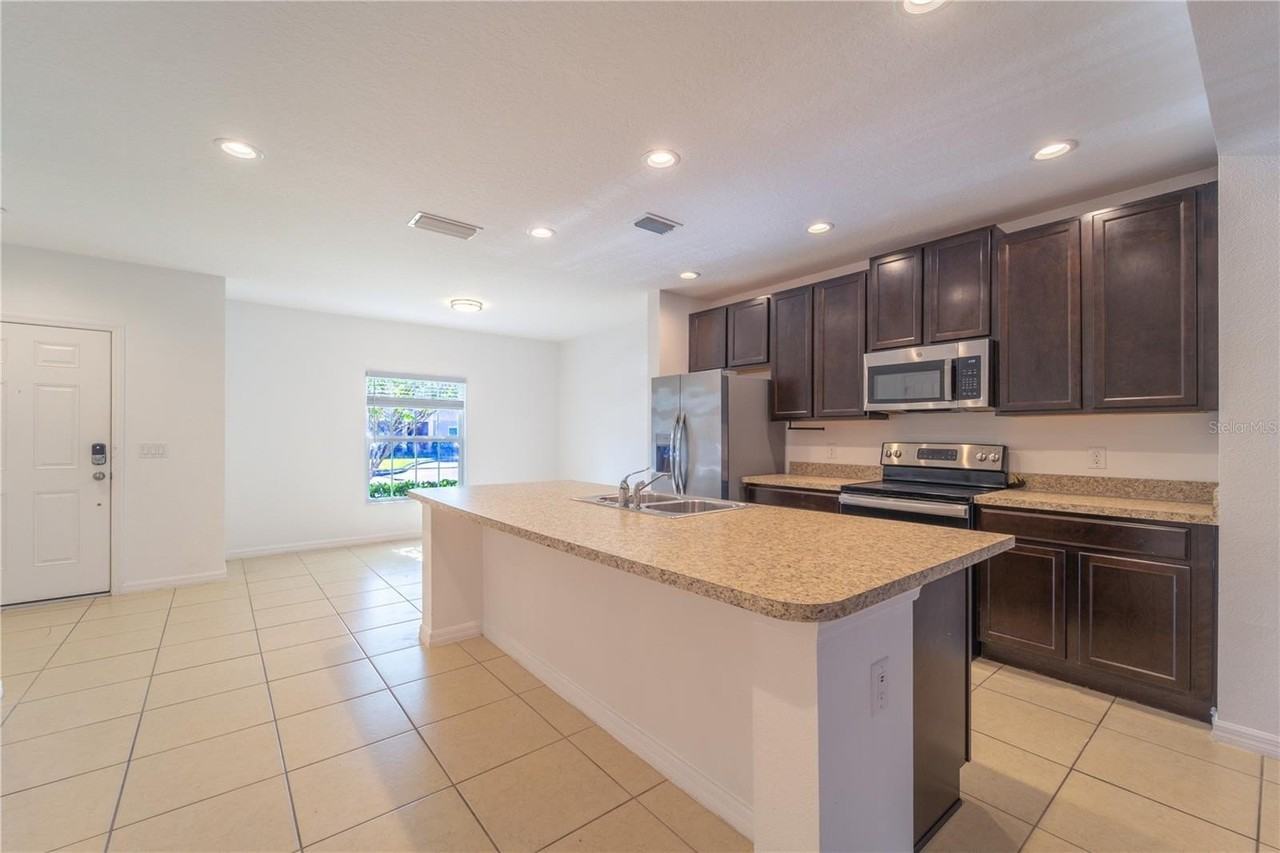 109 Claire Ln - Photo 7 of 24