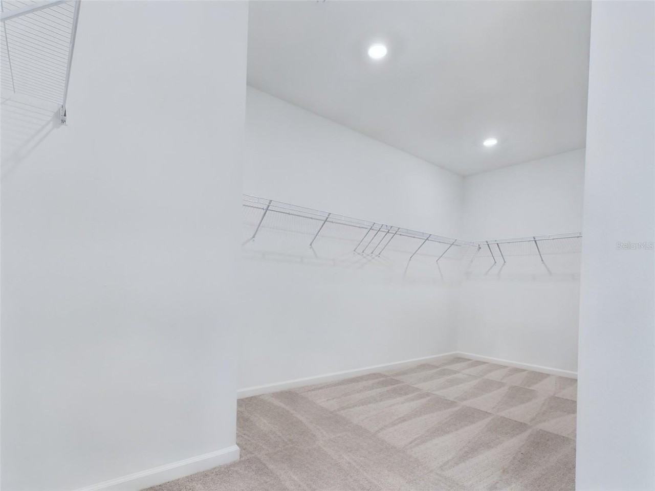 6897 Southeast 87th Street - Photo 6 of 22