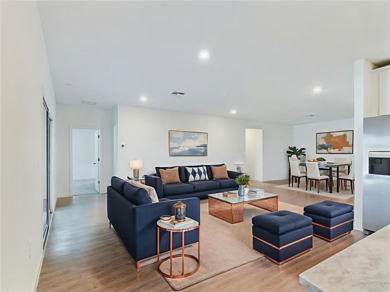 6881 Southeast 87th Street - Photo 3 of 22