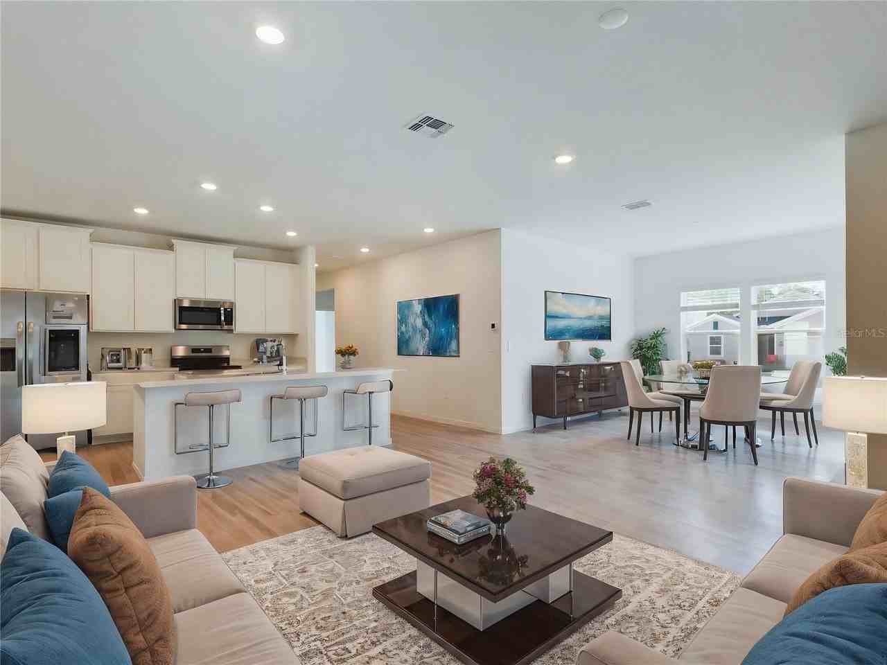 6865 Southeast 87th Street - Photo 3 of 22