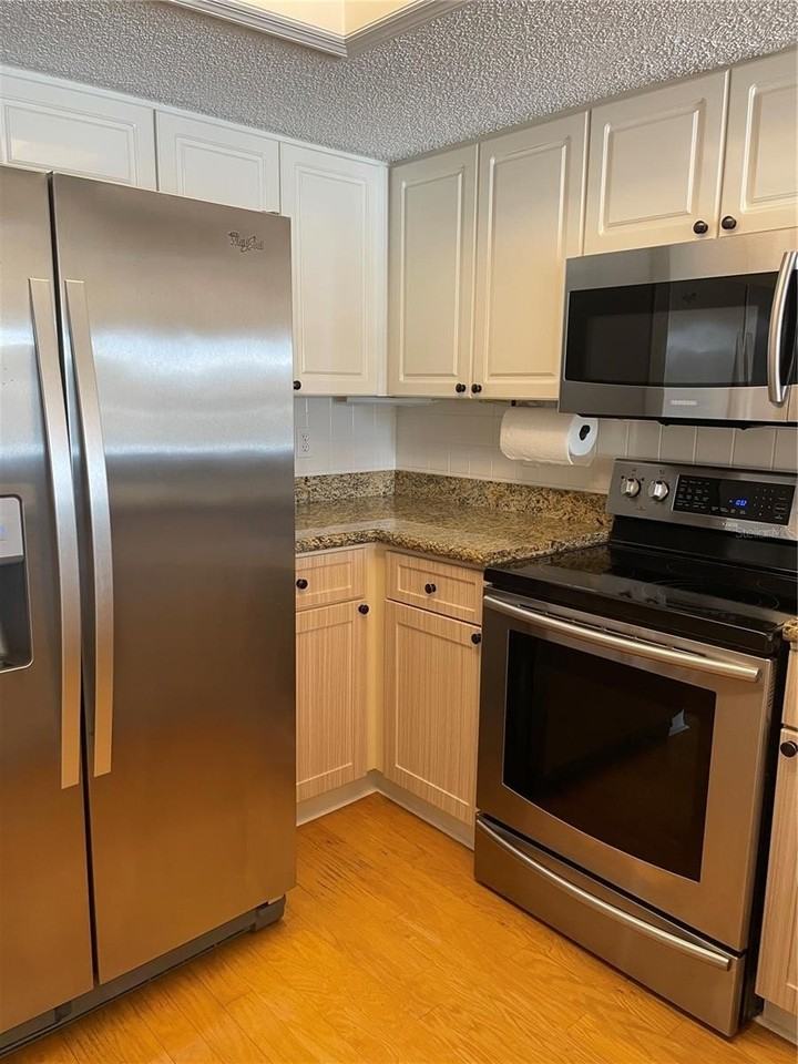 323 Madeira Cir - Photo 7 of 45