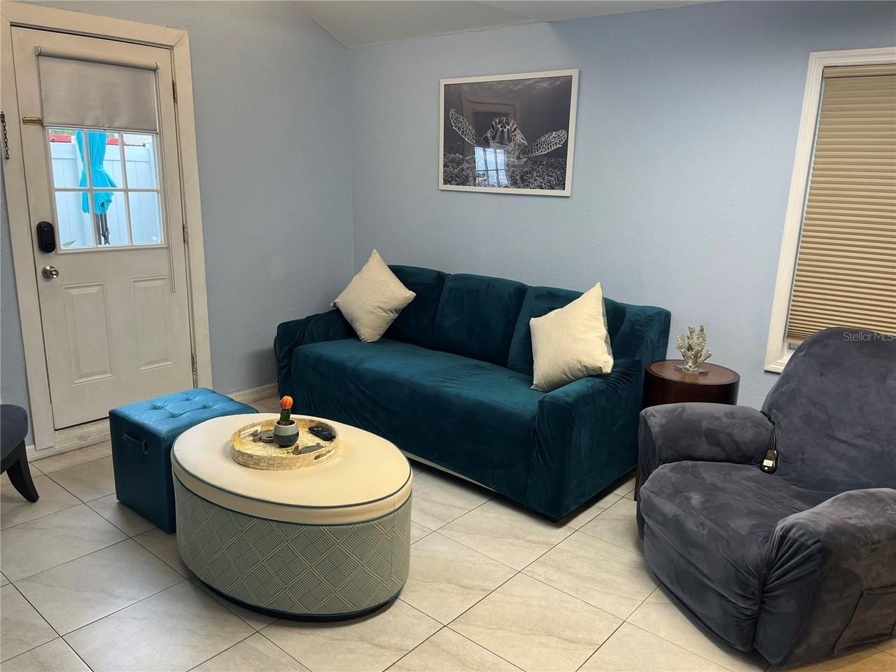 1367 S Michigan Ave - Photo 3 of 11