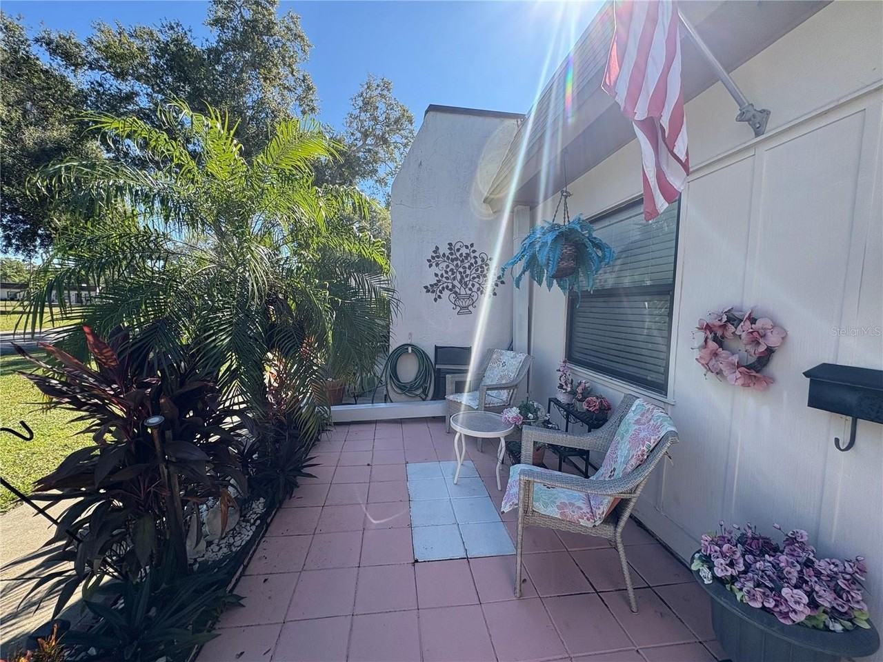 1606 Flint Drive West - Photo 2 of 28