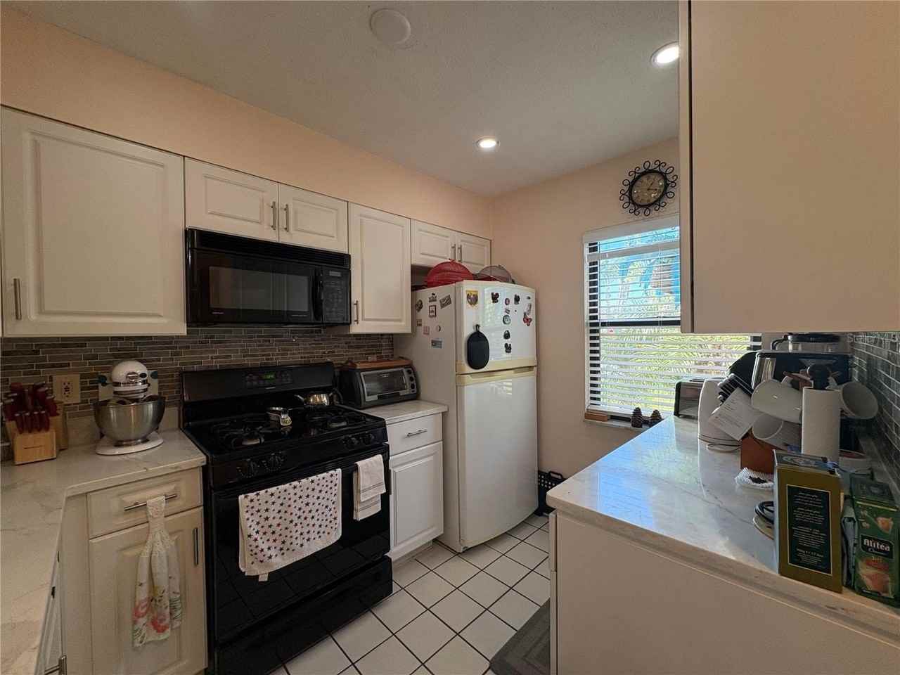 1606 Flint Drive West - Photo 7 of 28