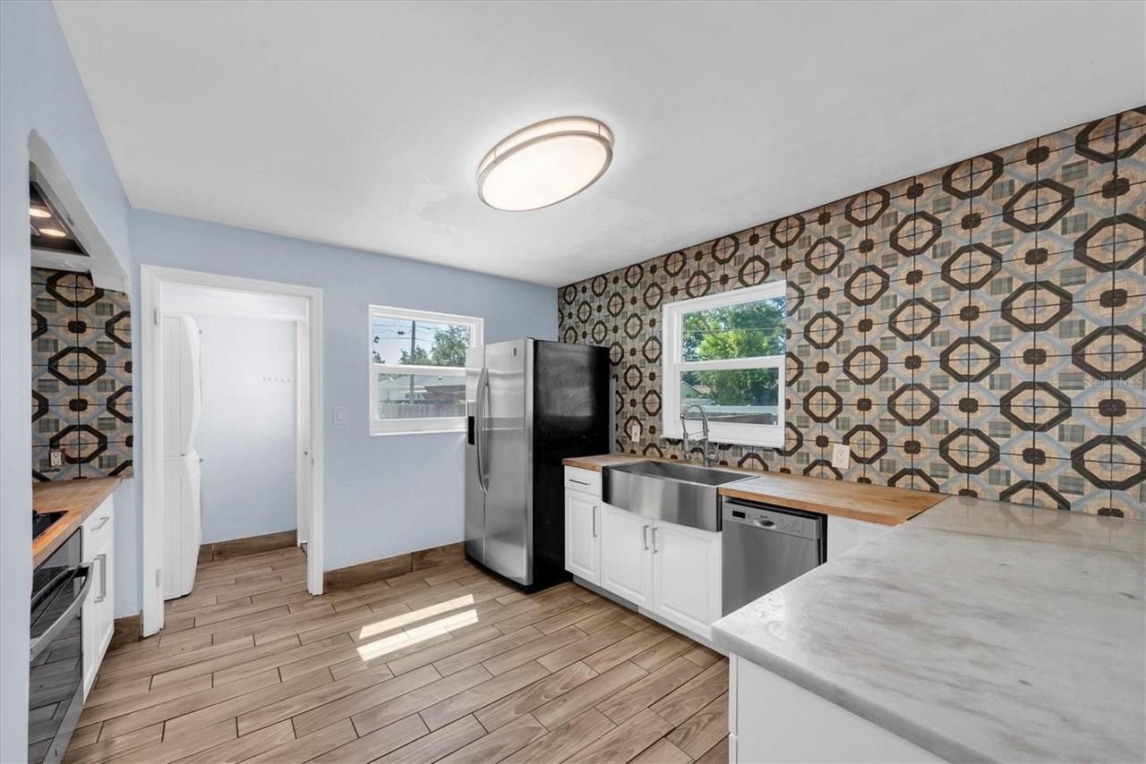 1101 28th St N - Photo 3 of 26