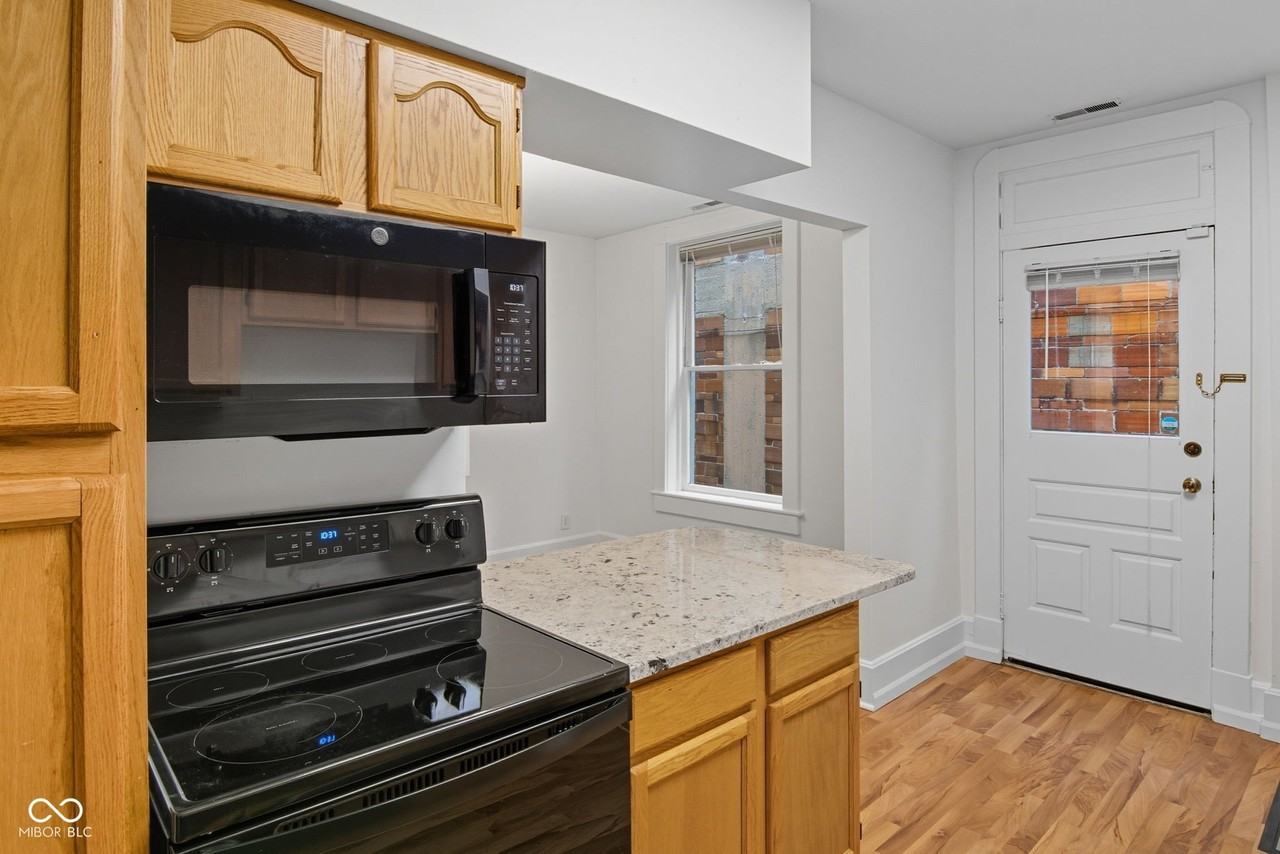 1448 N Illinois St - Photo 7 of 30