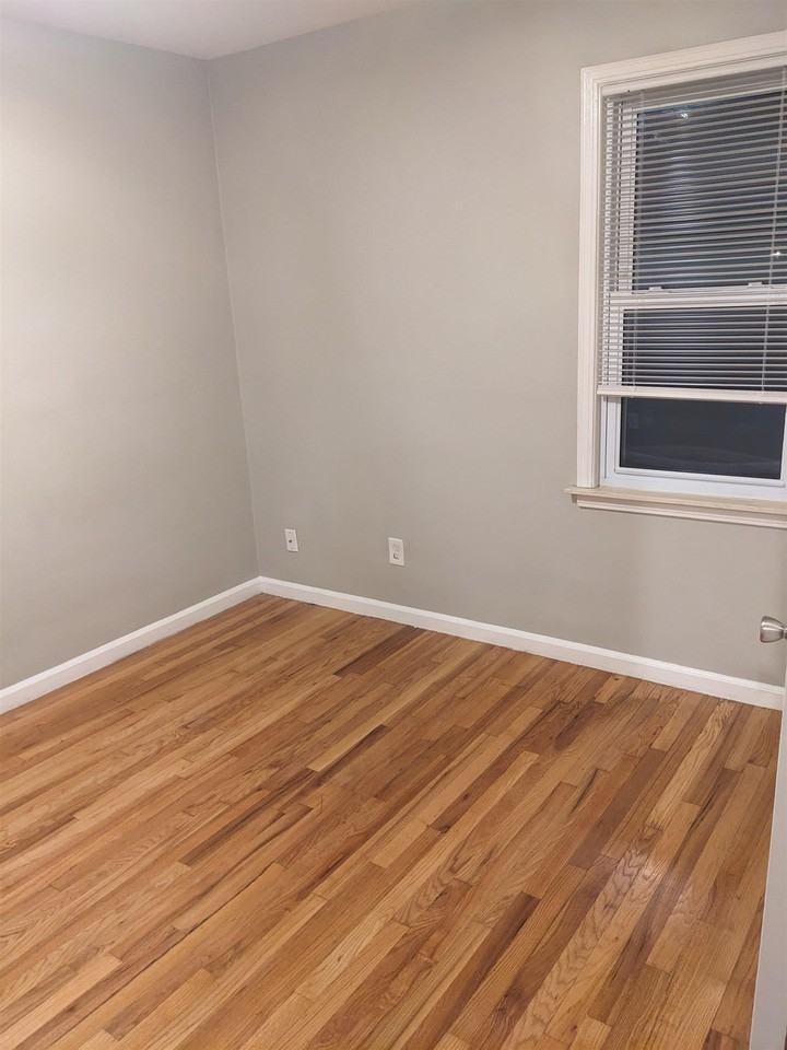 1261 East Chesterfield Street - Photo 3 of 12