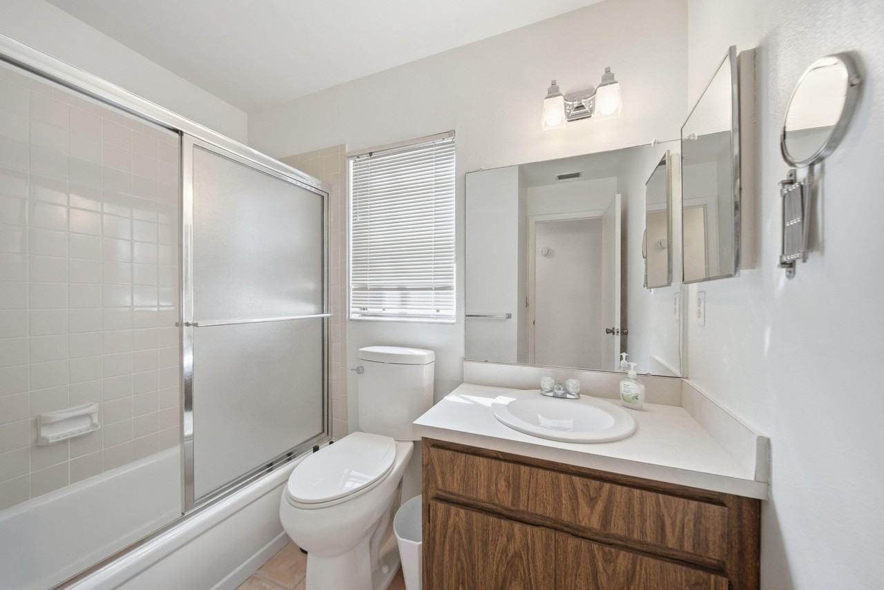 Mandalay Ct - Photo 2 of 5