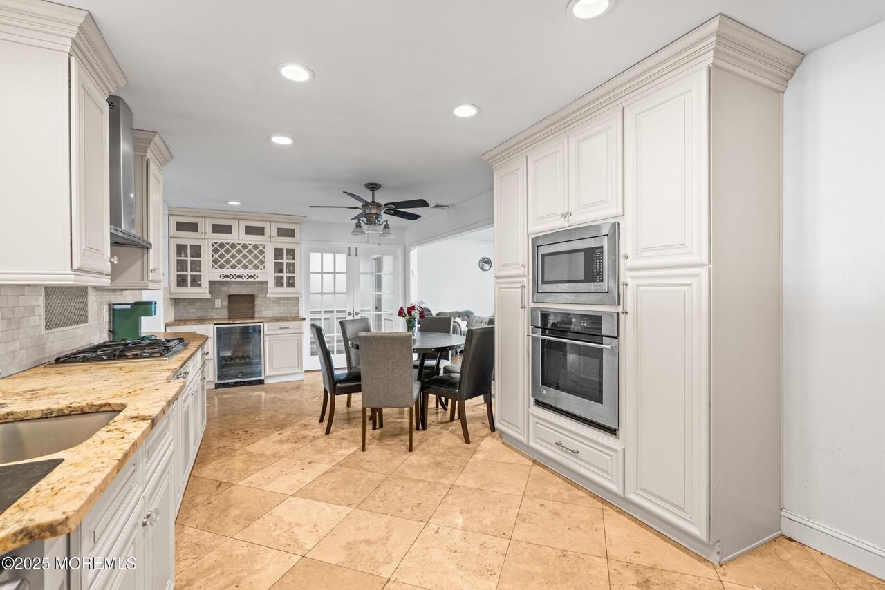 41 Poplar Ave - Photo 7 of 27