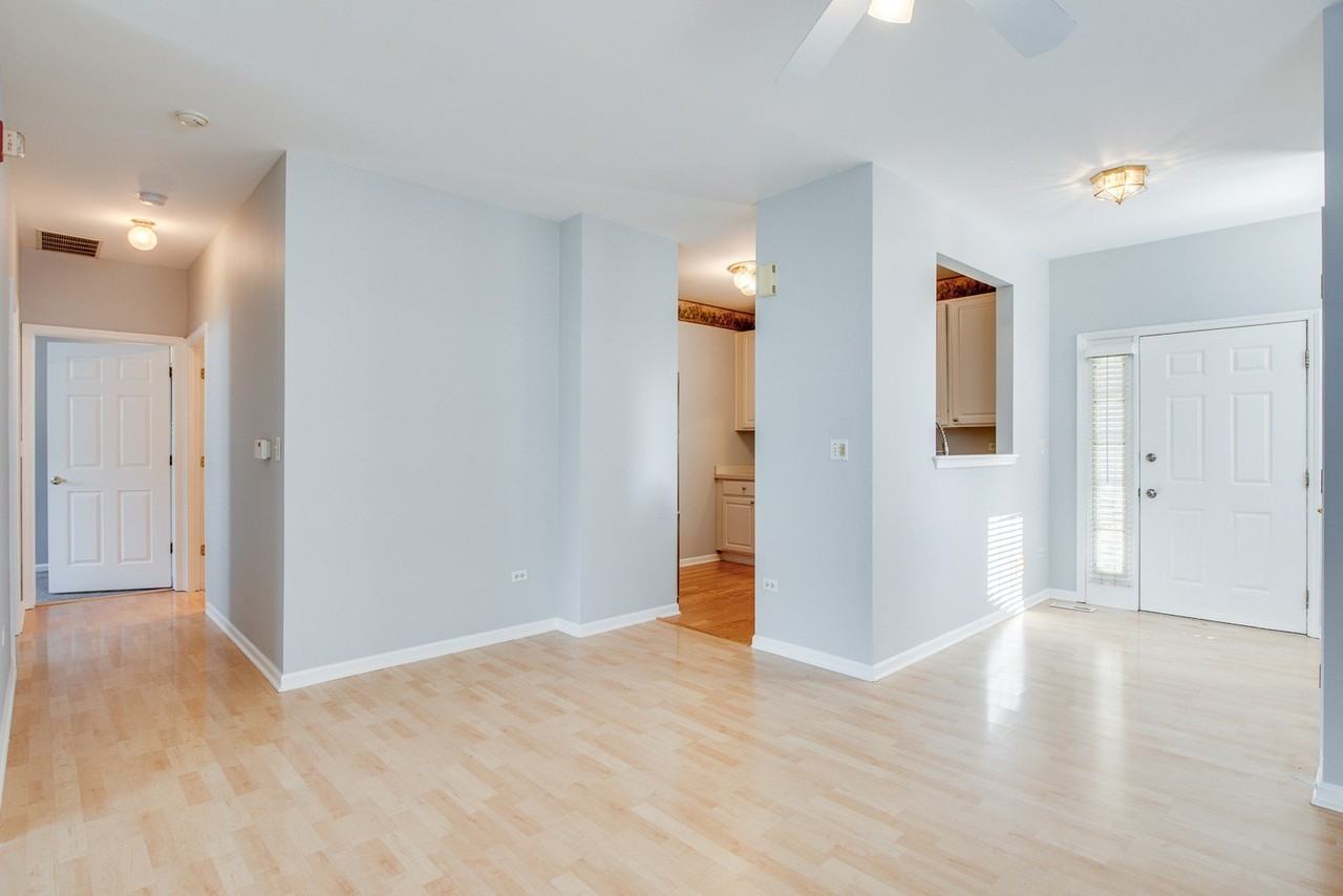 805 Genesee Dr #805 - Photo 3 of 18