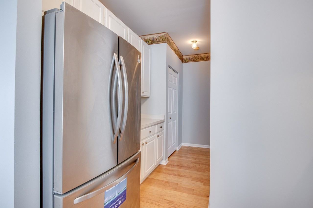 805 Genesee Dr #805 - Photo 5 of 18