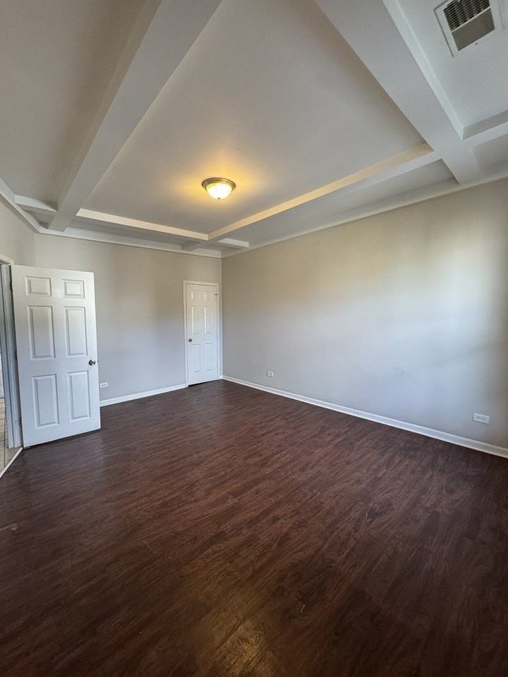 6130 S Rhodes Ave #2 - Photo 7 of 9