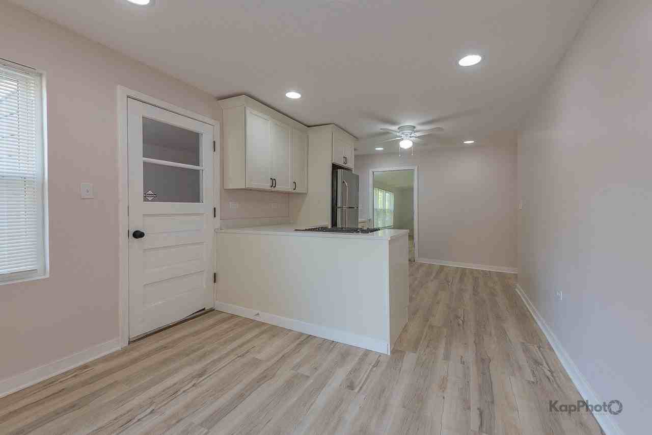 2029 S Canalport Ave #2 - Photo 5 of 28