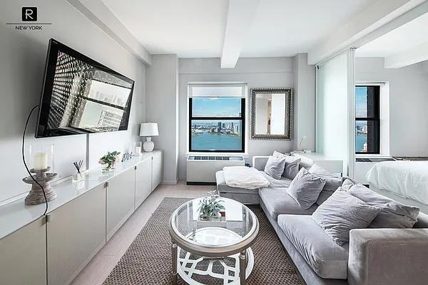 20 West Street - Photo 2 of 10