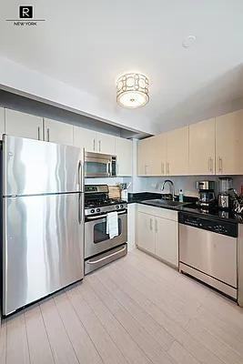 20 West Street - Photo 4 of 10