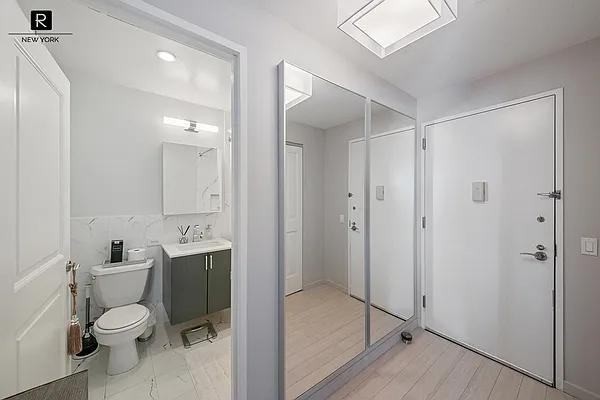 20 West Street - Photo 7 of 10