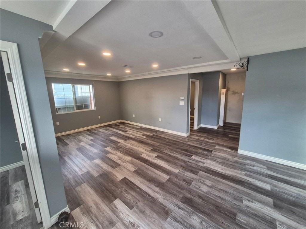 2743 N E St - Photo 2 of 10