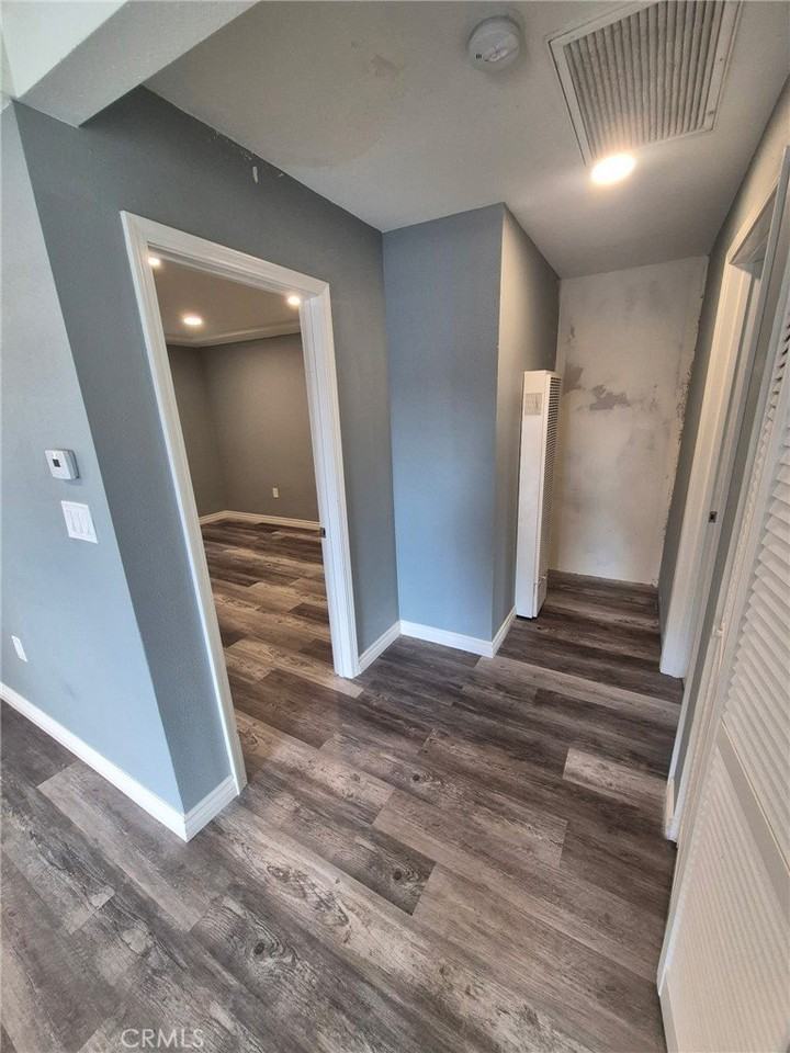 2743 N E St - Photo 6 of 10