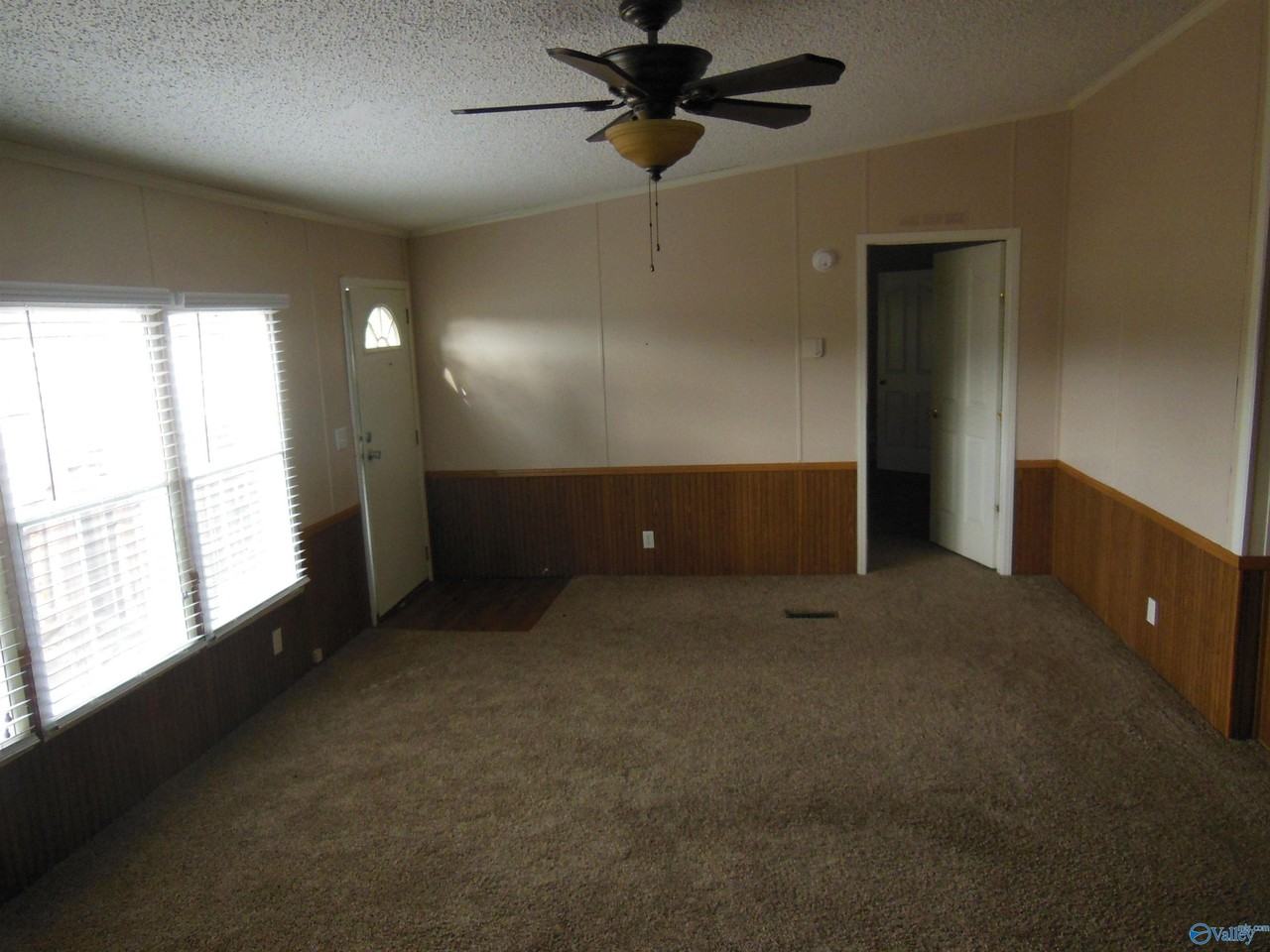 411 Paint Rock Rd - Photo 5 of 31