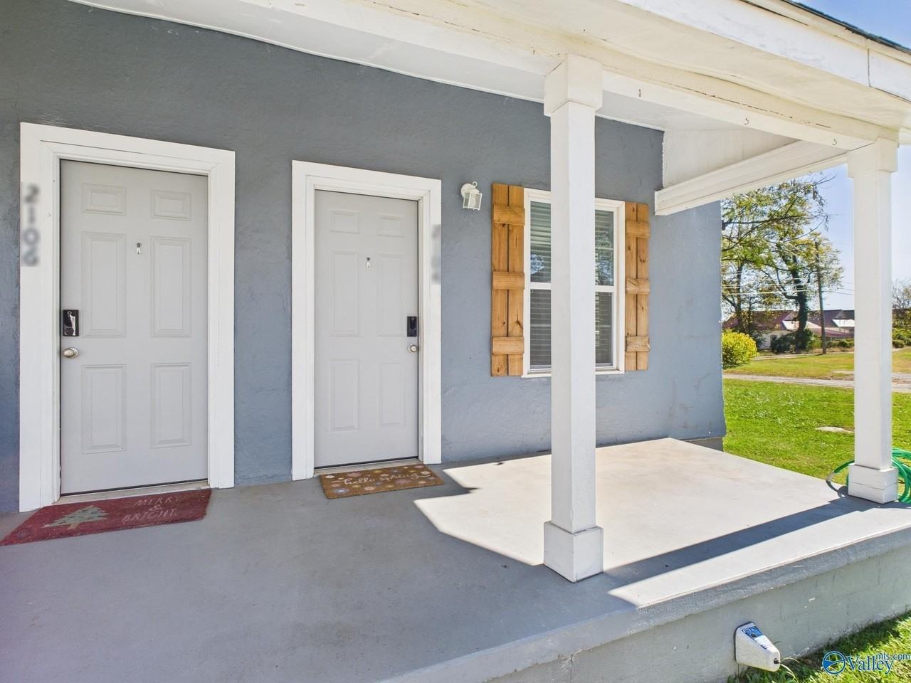 2104 Levert St Ne - Photo 4 of 21