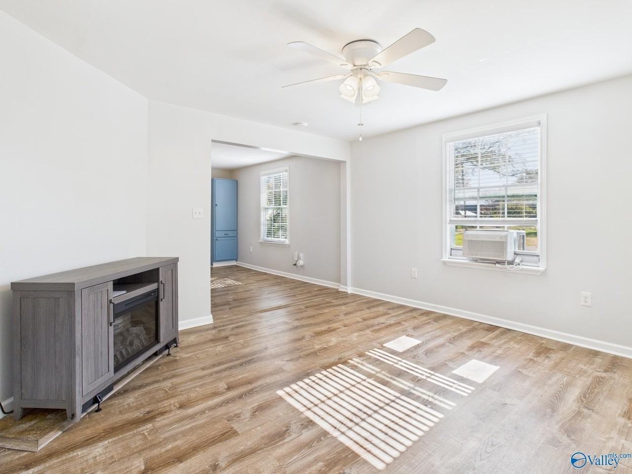 2104 Levert St Ne - Photo 6 of 21