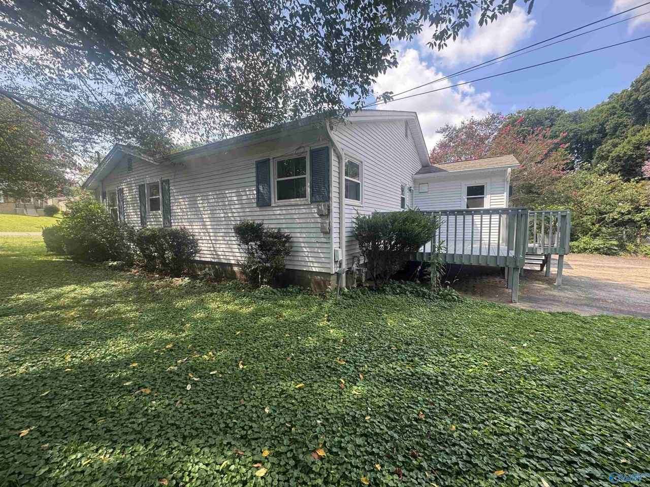 1113 Humes Ave Ne - Photo 3 of 24