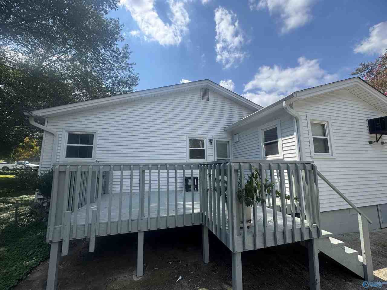 1113 Humes Ave Ne - Photo 5 of 24