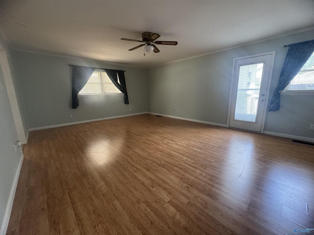 1113 Humes Ave Ne - Photo 6 of 24