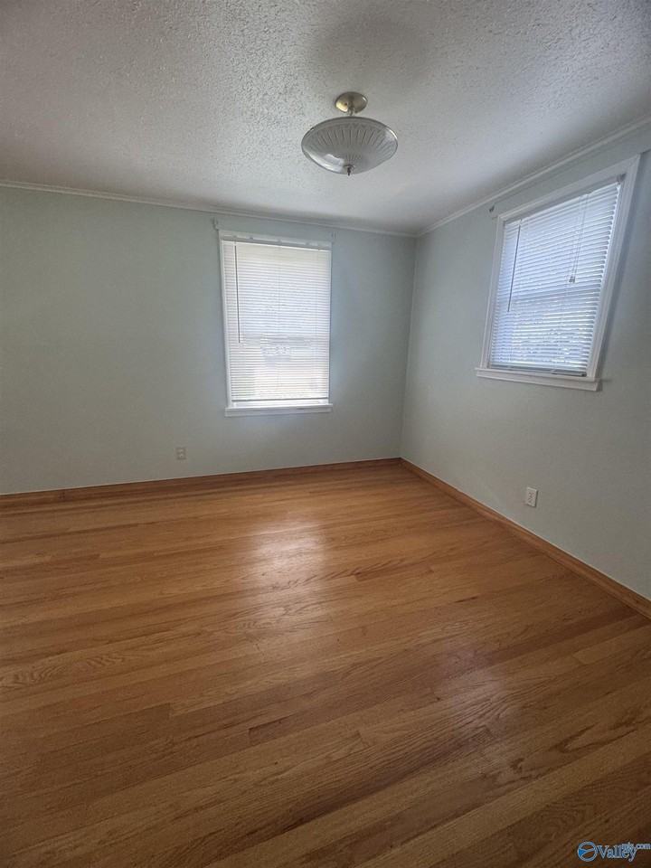 1113 Humes Ave Ne - Photo 7 of 24