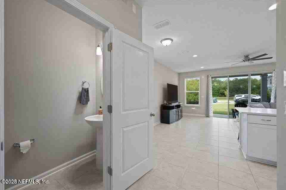 12930 Ludo Rd - Photo 5 of 15