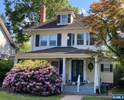 featured image of 206 Godwin Ave