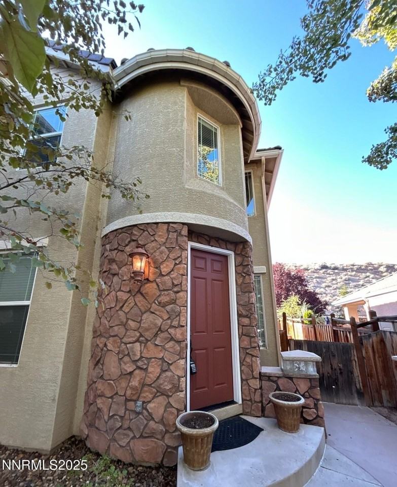 2929 Astronomer Way - Photo 2 of 11