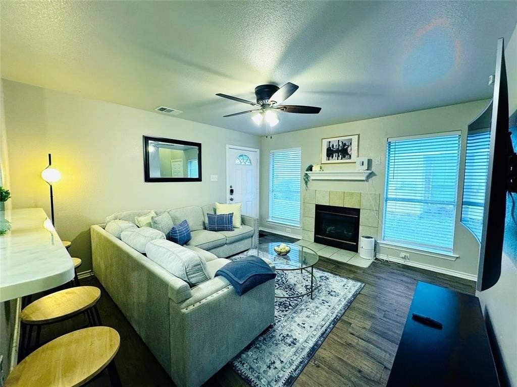 2808 Sunset Strip Ave - Photo 3 of 30