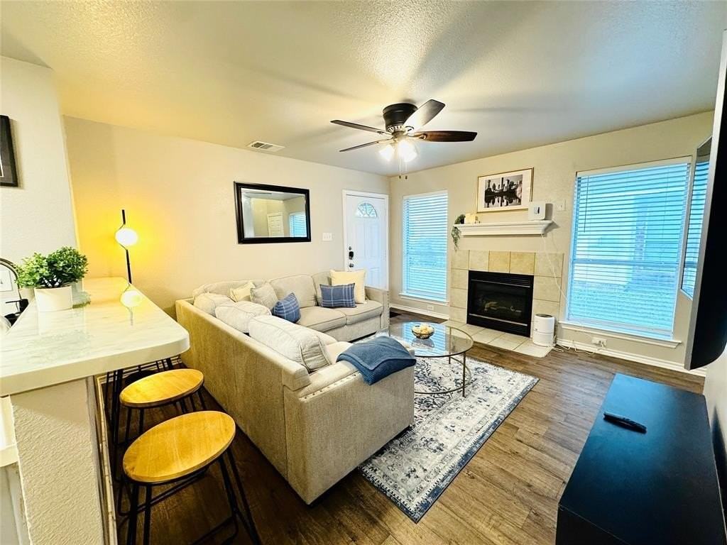 2808 Sunset Strip Ave - Photo 4 of 30