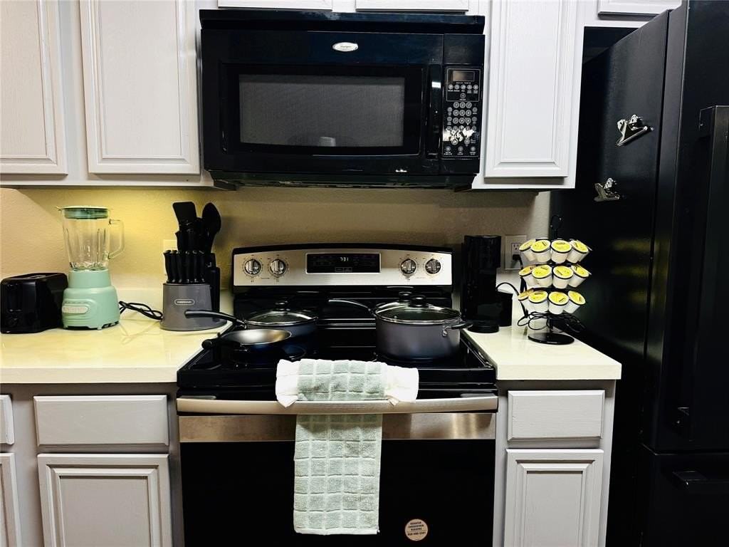 2808 Sunset Strip Ave - Photo 7 of 30