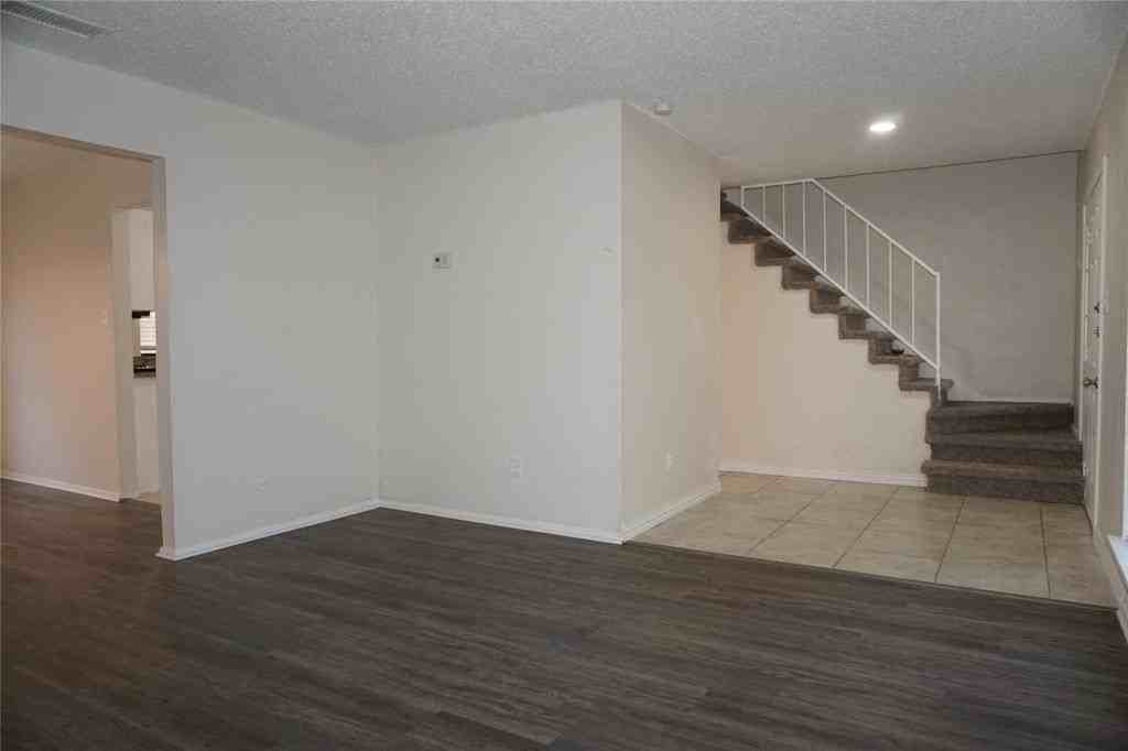 2609 Hamilton Dr - Photo 2 of 26