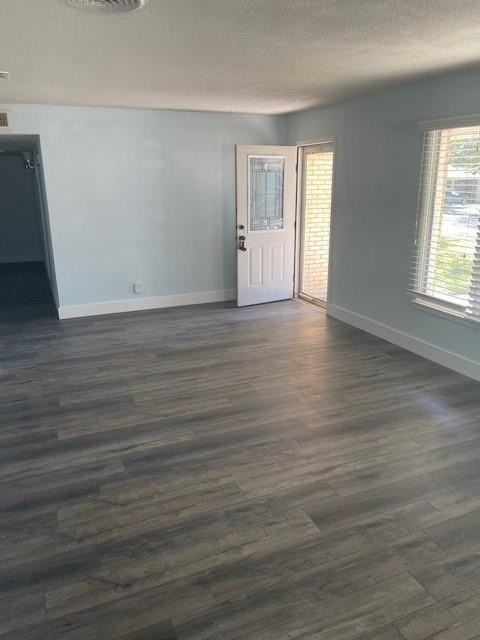 4300 Mackey Dr - Photo 3 of 15