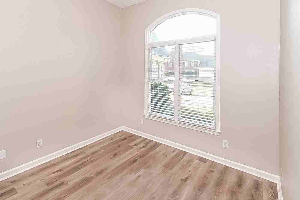 1960 E Chimneyrock Blvd - Photo 6 of 17