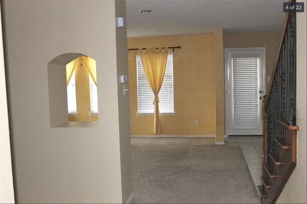 9924 Pierce Dr - Photo 4 of 22