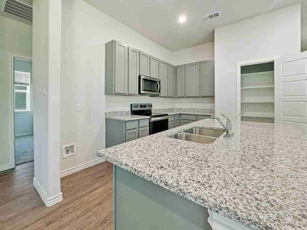 9944 Dynamics Dr - Photo 6 of 17